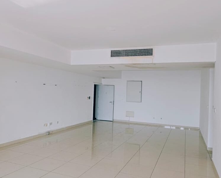 APARTAMENTO T3+1 NO EDIFÍCIO SOLAR DO ALVALADE