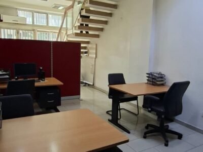 ESCRITÓRIO COM 150 M² MOBILADO