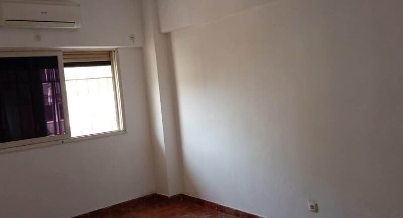 ARRENDA-SE APARTAMENTO T2 CLIMATIZADO.