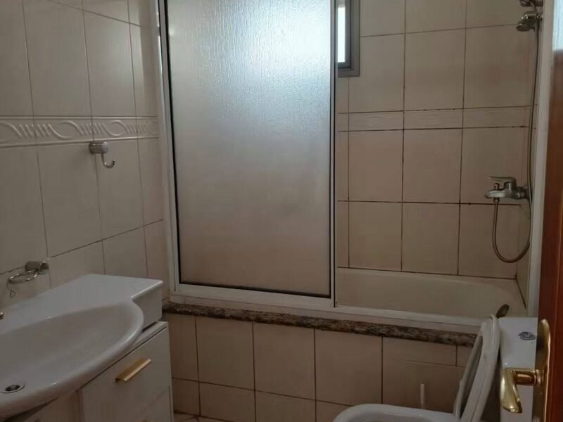 Para arrendamento temos está moradia Duplex no condomínio Luar de Talatona