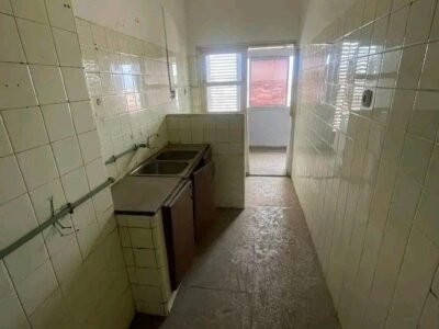 Arrendar: Apartamento T2 Famoso Prédio Azul no Cassenda