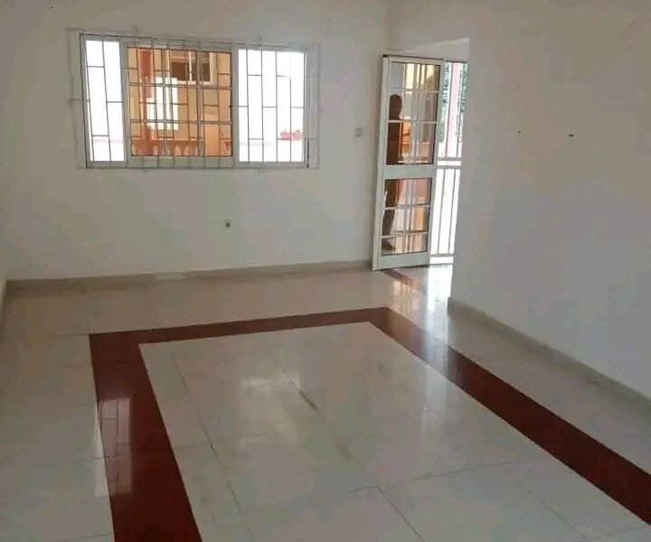 Arrenda se esta casa T2