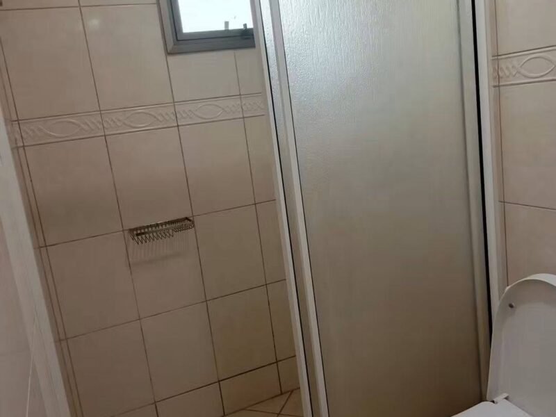 Para arrendamento temos está moradia Duplex no condomínio Luar de Talatona