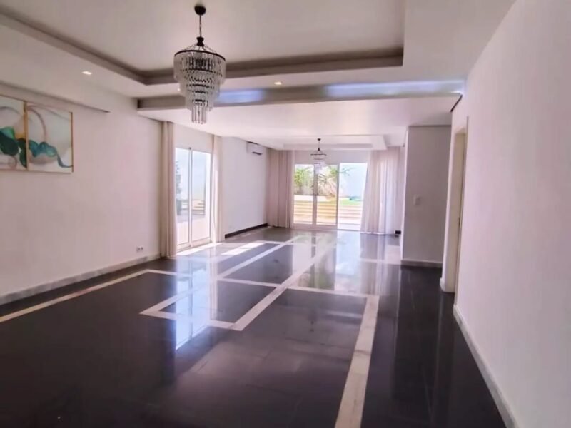 Vivenda V5 duplex com Piscina e Anexo