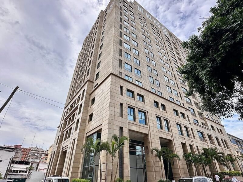 ARRENDA-SE APT2+1 NO PALÁCIO REAL MACULUSSO