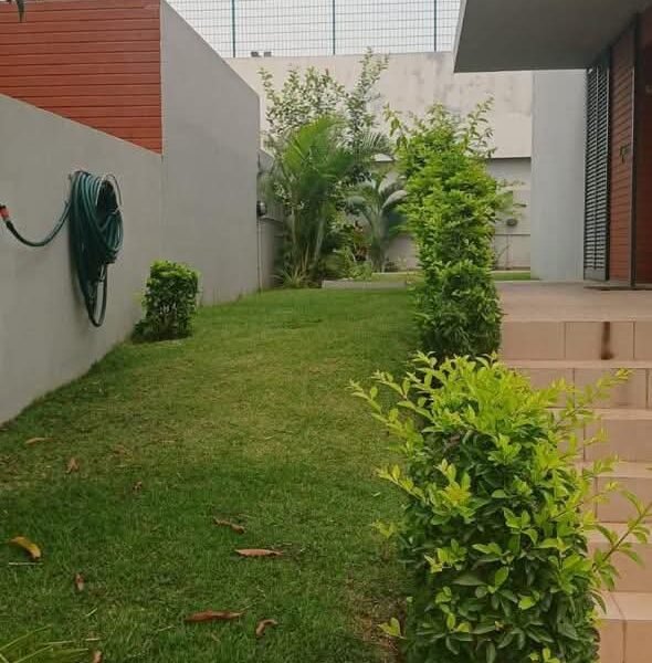 Disponível para arrendamento Moradia Duplex V3+1 Mobilado