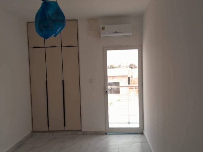 Moradia V3 localizada na Urbanização kilamba Village disponível para arrendamento